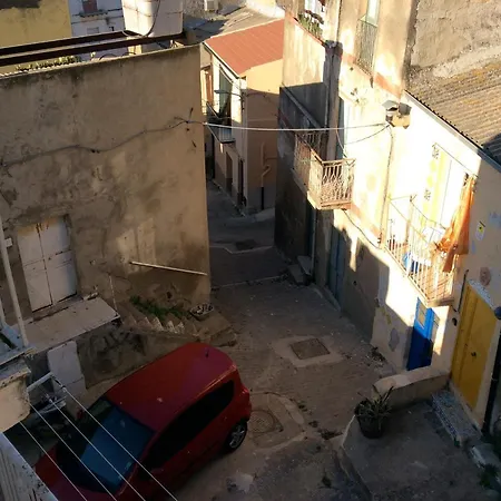 Giallo Storico Casa Siculiana
